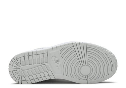 fake Jordan 1 Mid Spruce Aura