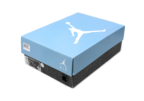 Replica Jordan 3 UNC box
